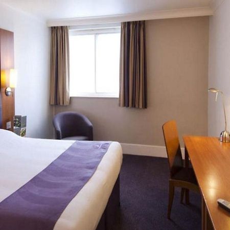 Premier Inn Premier Inn Sandhurst Sandhurst  Ngoại thất bức ảnh